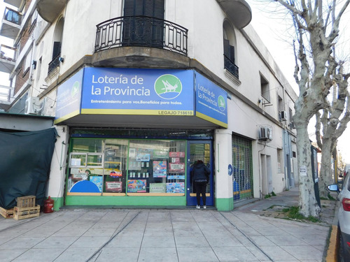 Local Con Chapa   Ph/deposito En Excelente Zona Comercial De Avellaneda