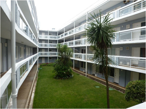 Imagen 11 de 12 de Apartamento En Venta Frente Al Mar, 1 Dormitorio , Punta Del Este