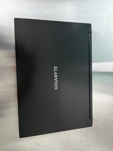Laptop Gigabyte G5 Rtx 3060 Negro (Usado)