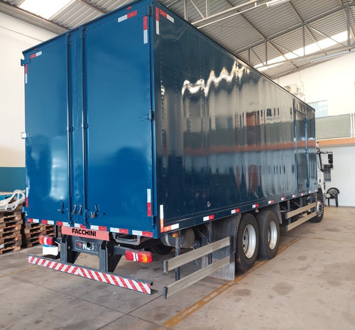 Imagem 5 de 12 de Mercedes Benz Atego 2430 2020 6x2 Automático Completo Baú