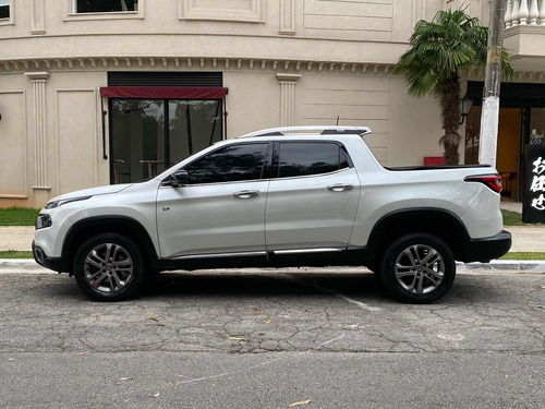 Fiat Toro 2.4 Volcano 16v Flex 4x2 Aut. 4p