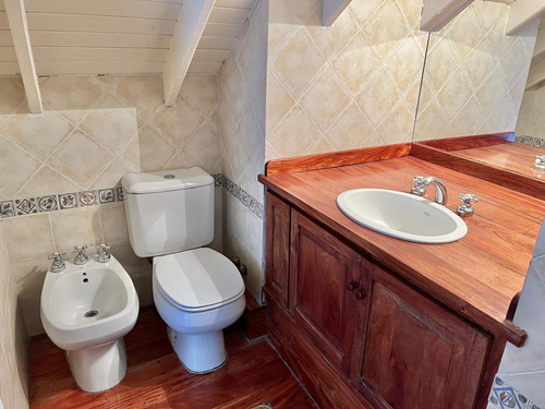Canchero Dos Ambientes Con Dos Baños Y Cochera, En La Lucila.