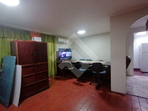 Casa En Venta De 3 Dorm. En Maipú