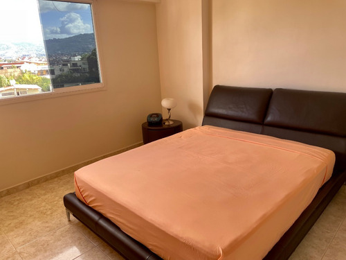 Imagen 8 de 12 de Se Vende Apto El Marques 3 H, 3 B, 1 Pto, Remodelado