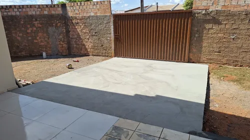 Casa Com Sala Comercial