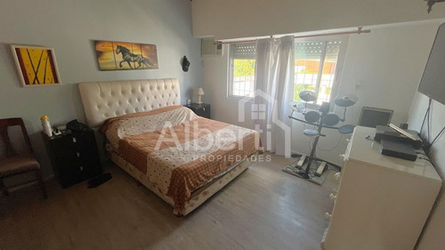 Venta Casa 4 Ambientes En El Palomar.