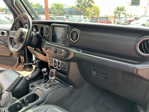 Jeep Wrangler 3.7 Unlimited Sahara 3.6 4x4 At