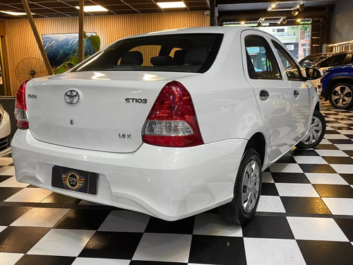 Toyota Etios 1.5 Sedan X