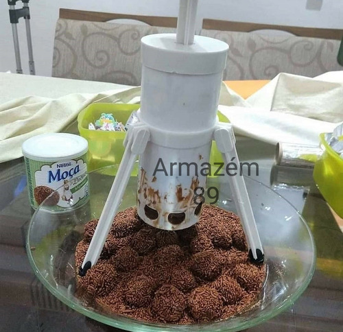 Imagem 4 de 4 de Maquina De Nhoque Nhoqueira Com Suporte + Brinde