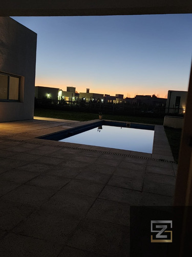 Casa En Alquiler De 3 Dormitorios En Don Joaquín Canning