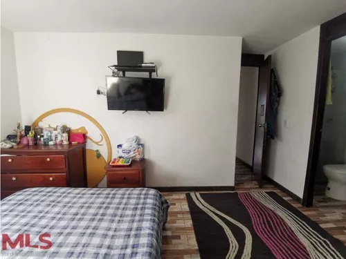Apartamento En Venta En Itagui(mls#240099)