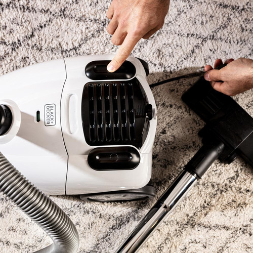Imagen 3 de 6 de Aspiradora Black+decker® Con Bolsa 2 Lts 1800w Vcbd1800-ar