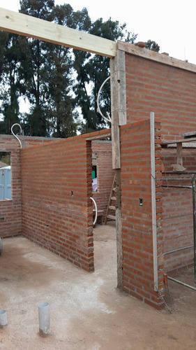 Chalet 4 Amb. Construcción Tradicional 30 Días, En Ladrillos