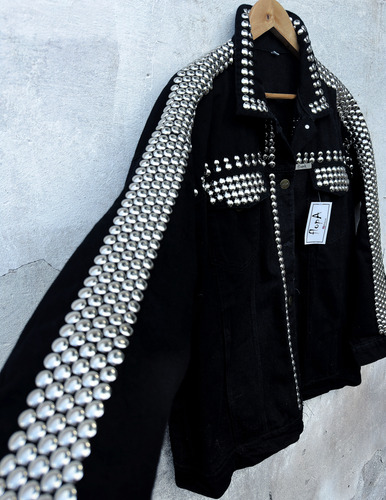 Campera De Jean Con Tachas Oversize Larga Negra De Dama