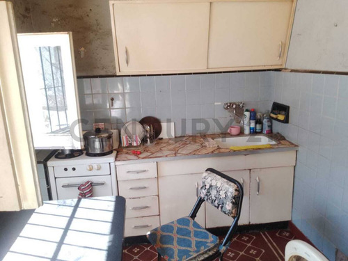 Casa De 4 Ambientes Con Departamento Barrio Las Avenidas Id 67920