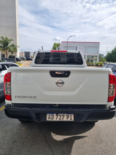 Nissan Frontier 3.2 Cabina Doble 4x2 Con Cámara Trasera Y Pa