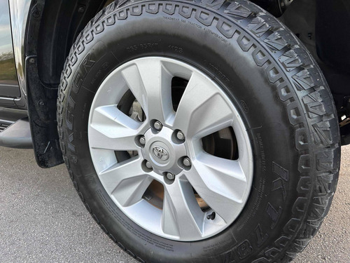 Imagen 14 de 20 de Toyota Hilux 2019 2.8 D/cab 4x4 Srv