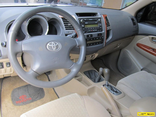 Toyota Fortuner 2011
