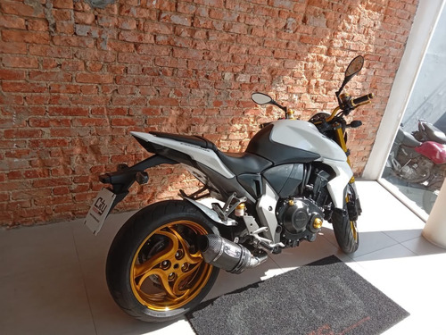 Imagem 9 de 15 de Honda Cb 1000r 2011 / 2012 ** Conservada **