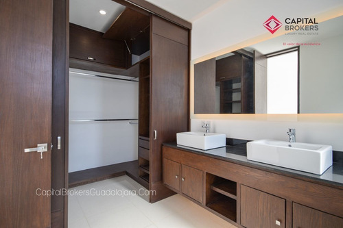 Casa En Venta En Coto Frente Al Parque Metropolitano