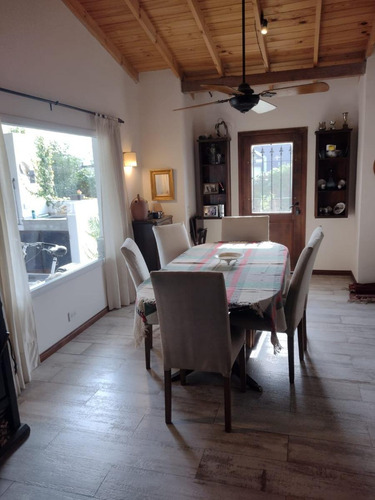 Casa En Venta - 4 Dormitorios 4 Baños - Cocheras - 993mts2 - Escobar