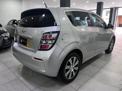 Chevrolet Sonic 1.6 Lt 5 p