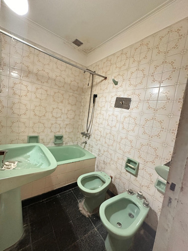 Casa En Venta De 4 Ambientes Mas Local