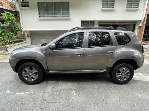 Imagen 4 de 12 de Renault Duster Dinamique 2.0 Automática 4x2
