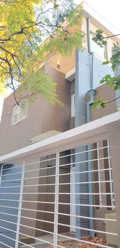Exc. Casa Moderna De 2 Plantas