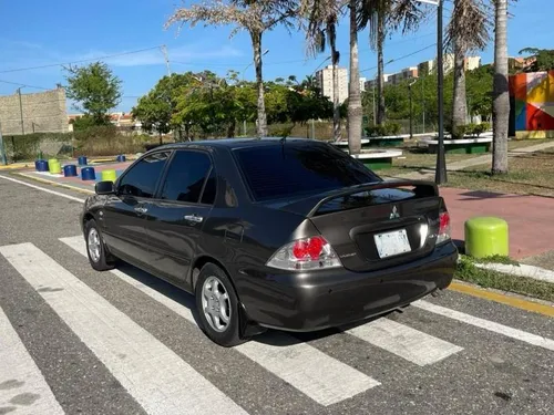 Mitsubishi Lancer Glx 2013