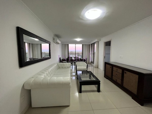 Imagen 3 de 23 de Alquiler De Apartamento 3 Dormitorios En Punta Del Este, Uruguay - Punta Del Este Peninsula