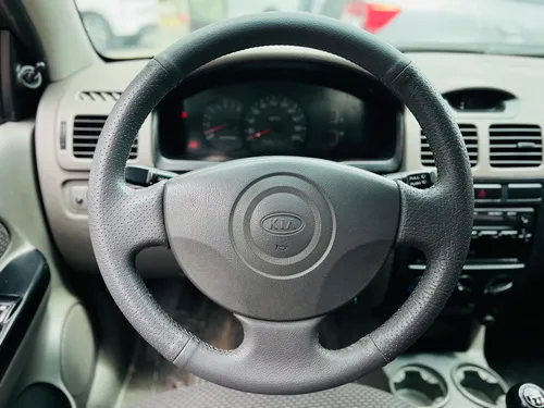 Kia Rio Stylus 1.6 Sedan Aire Acondicionado