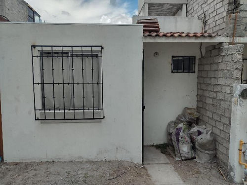 Imagen 1 de 11 de Casa En Condominio En Venta En Eduardo Loarca Castillo, Querétaro, Querétaro