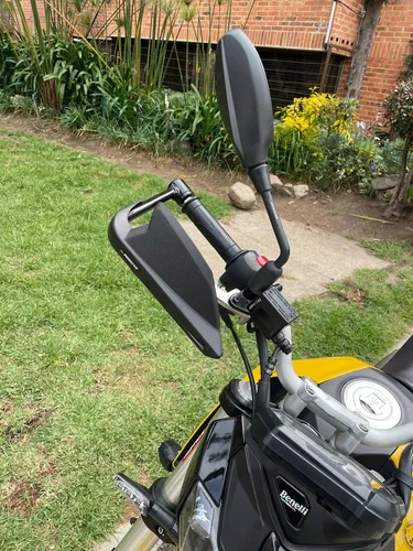 Vendo Moto Benelli Tnt 135 Amarillo 2023 Con Accesorios