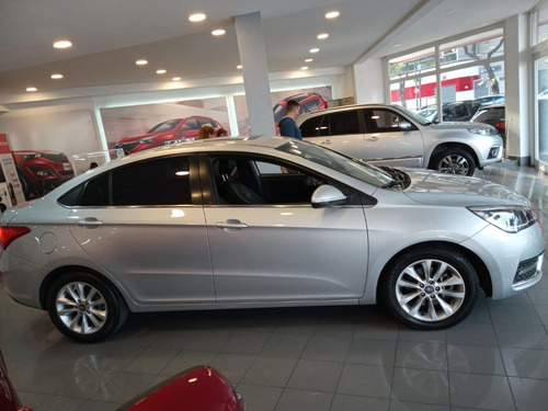Imagen 4 de 16 de Chery Arrizo 5 Luxury Cvt 1.5