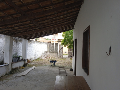 Casa Dois Quartos Amplos,sala Banheiro,cozinha,garagem Três