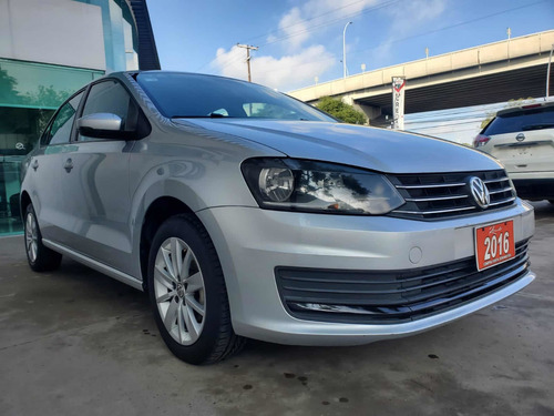 Imagen 3 de 14 de Volkswagen Vento 2016 1.6 Confortline Mt