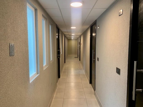 Imagen 17 de 24 de Arriendo Oficinas 1 , 2 O 3 Privados En Las Condes