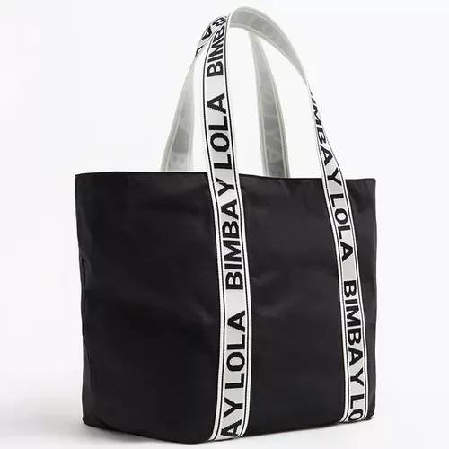 El bolso bandolera trenzado de Bimba y Lola cuesta 68 €