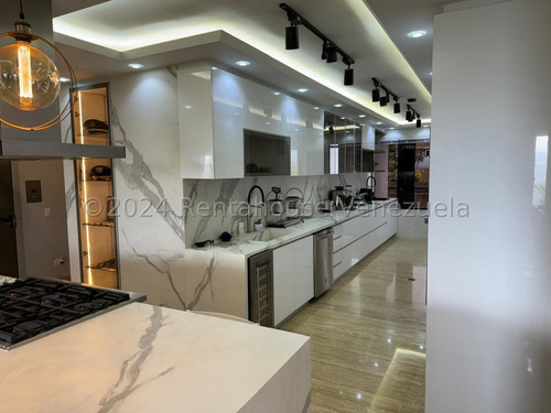 Ss: Vende Apartamento 24-28320 En San Roman De 253,81 M2, 3h/5b/3pe