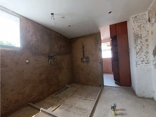 Casa En Venta En Urb. El Bosque Pe-8370409
