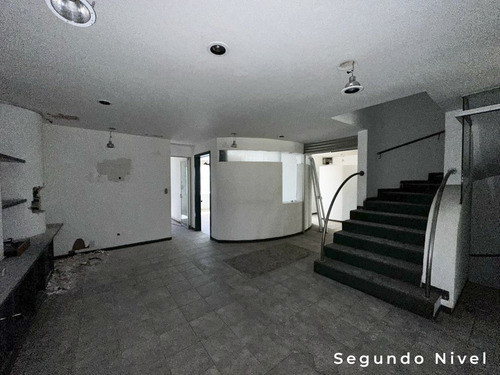 Renta De Edificio De Tres Pisos, En Avenida Prol Montejo, Para Adecuar