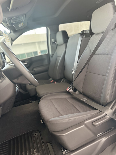 Chevrolet Silverado 5.3 V8 Custom Doble Cabina 4X4 At