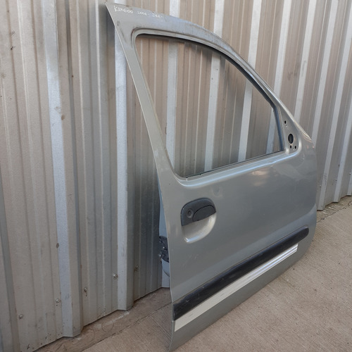 Puerta Delantera Derecha Renault Kangoo Con Detalle Parante Delantera Derecho Gris (Usado)