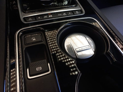 Jaguar Xe 25t Se 2017 Charliebrokers