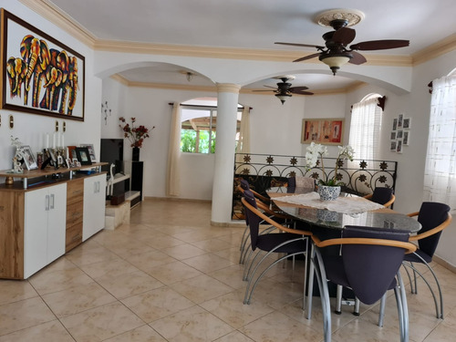 Villa De 5 Habitaciones En Venta En Juan Dolio