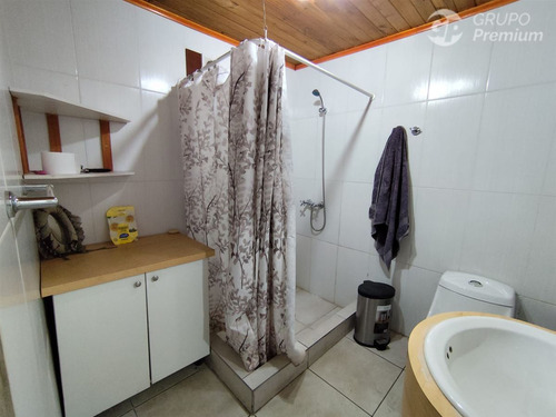 Casa En Venta En Lo Espejo 4 Dormitorios, Regularizada