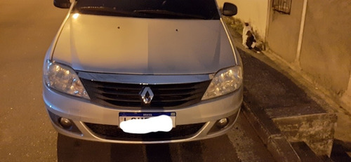 Imagem 1 de 11 de Renault Logan 2012 1.0 16v Expression Hi-flex 4p