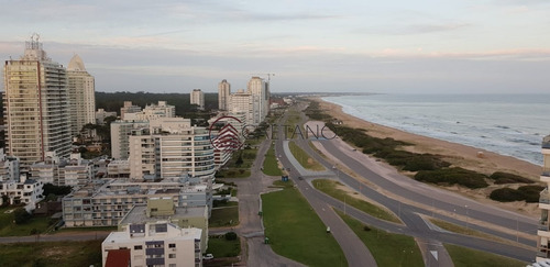 Penthouse En Playa Brava-ref:2397