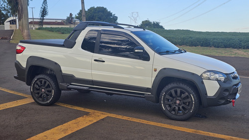 Fiat Strada 1.8 16v Adventure Ce Flex 2p